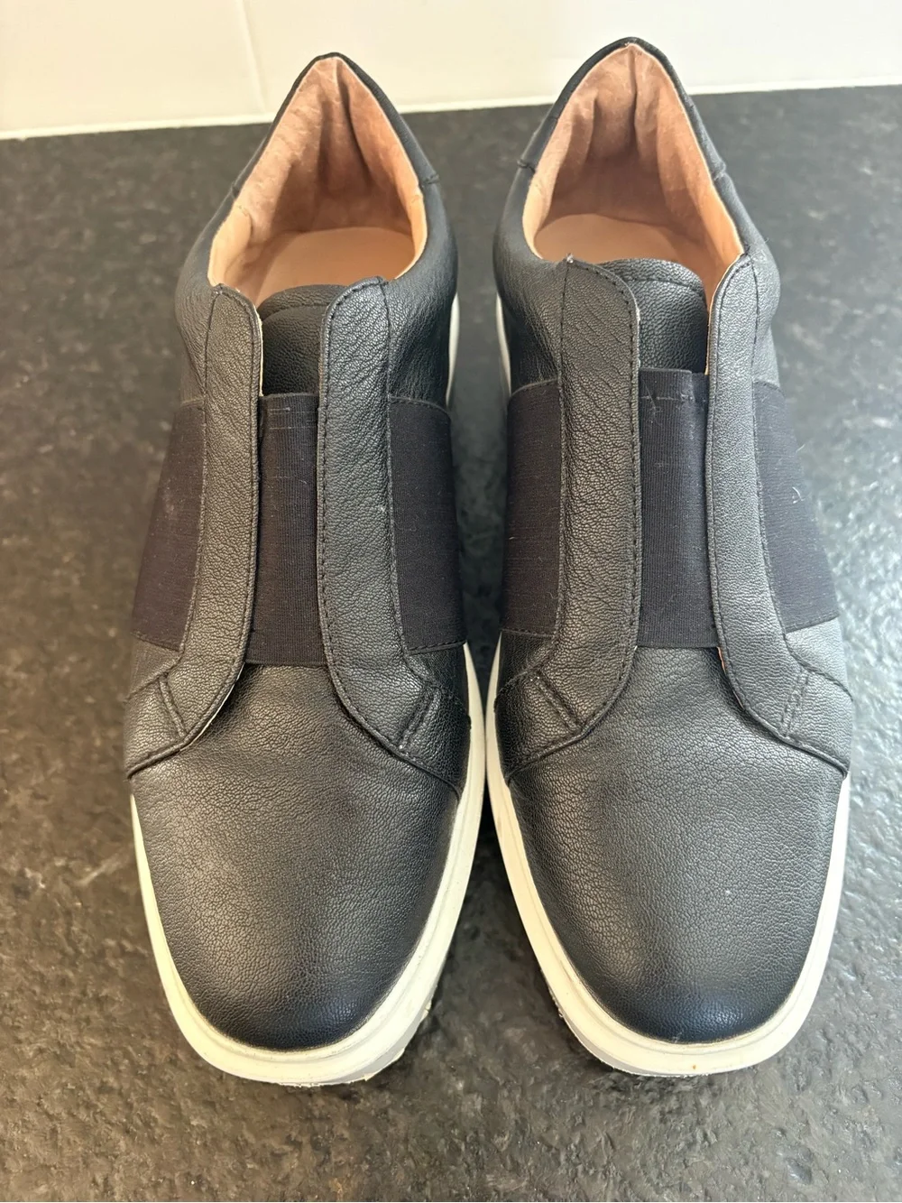 Linea Paola Kaira elevated sneaker in black size 8